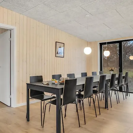 In With Sauna بيت للعطل Grenå