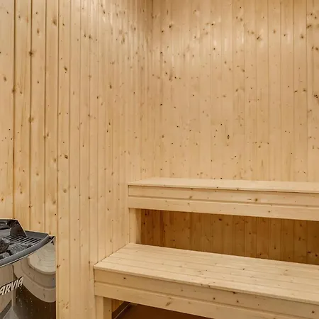 بيت للعطل In With Sauna