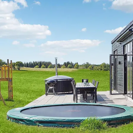 بيت للعطل In With Sauna Grenå